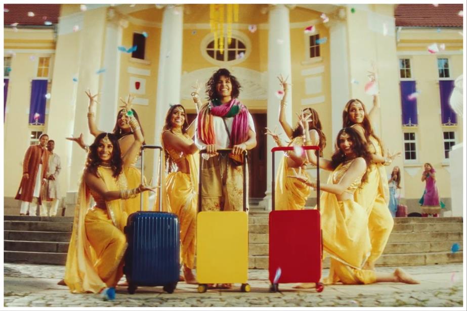 An image of Bollywood dancers in a TUI ad