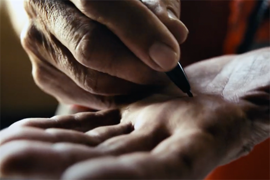 Royal Mail "In good hands" by Abbott Mead Vickers BBDO